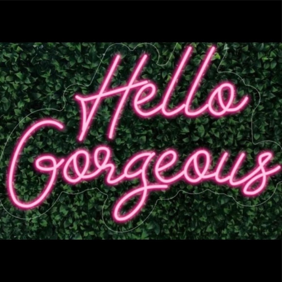 Meet your Posher, Yesenia - Picture 1 of 2